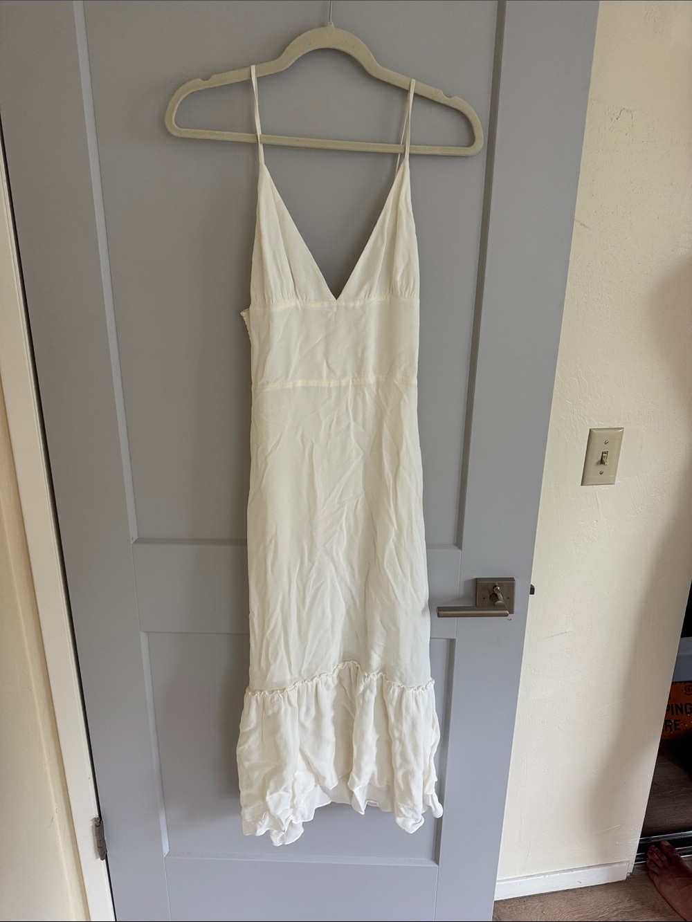 Reformation Chalet mid length cream dress - Picture 2 of 3